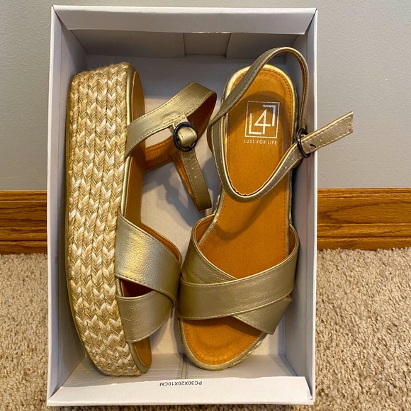 Lust for Life Shoes - Like new Platform sandals